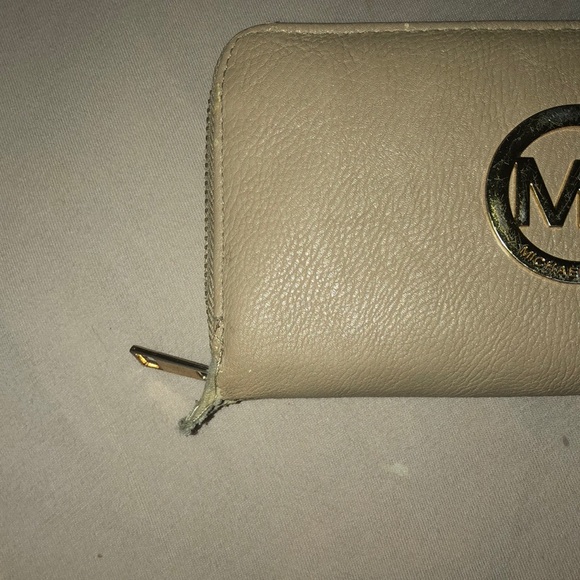 Michael Kors Clutch - Picture 4 of 4